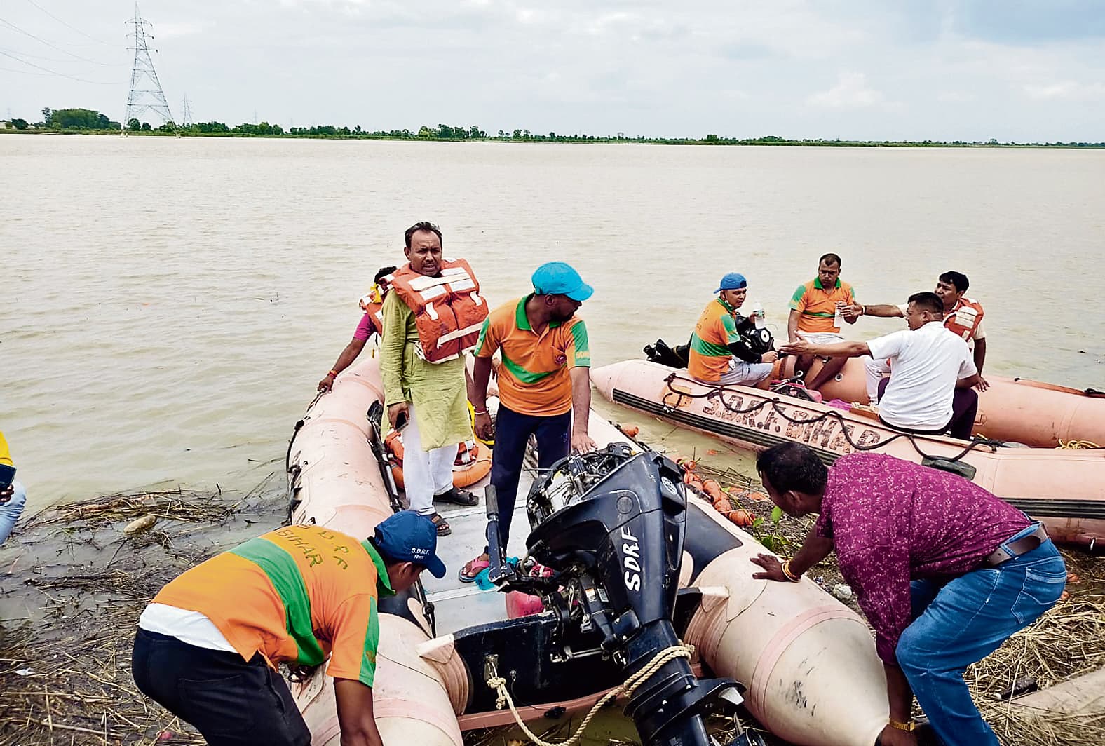 Gopalganj News  : गंडक में सत्तरघाट से सात किमी दूर मिला वीआइपी के जिला कोषाध्यक्ष की बेटी का शव, हाथ-पैर को बांध कर नदी में फेंका गया