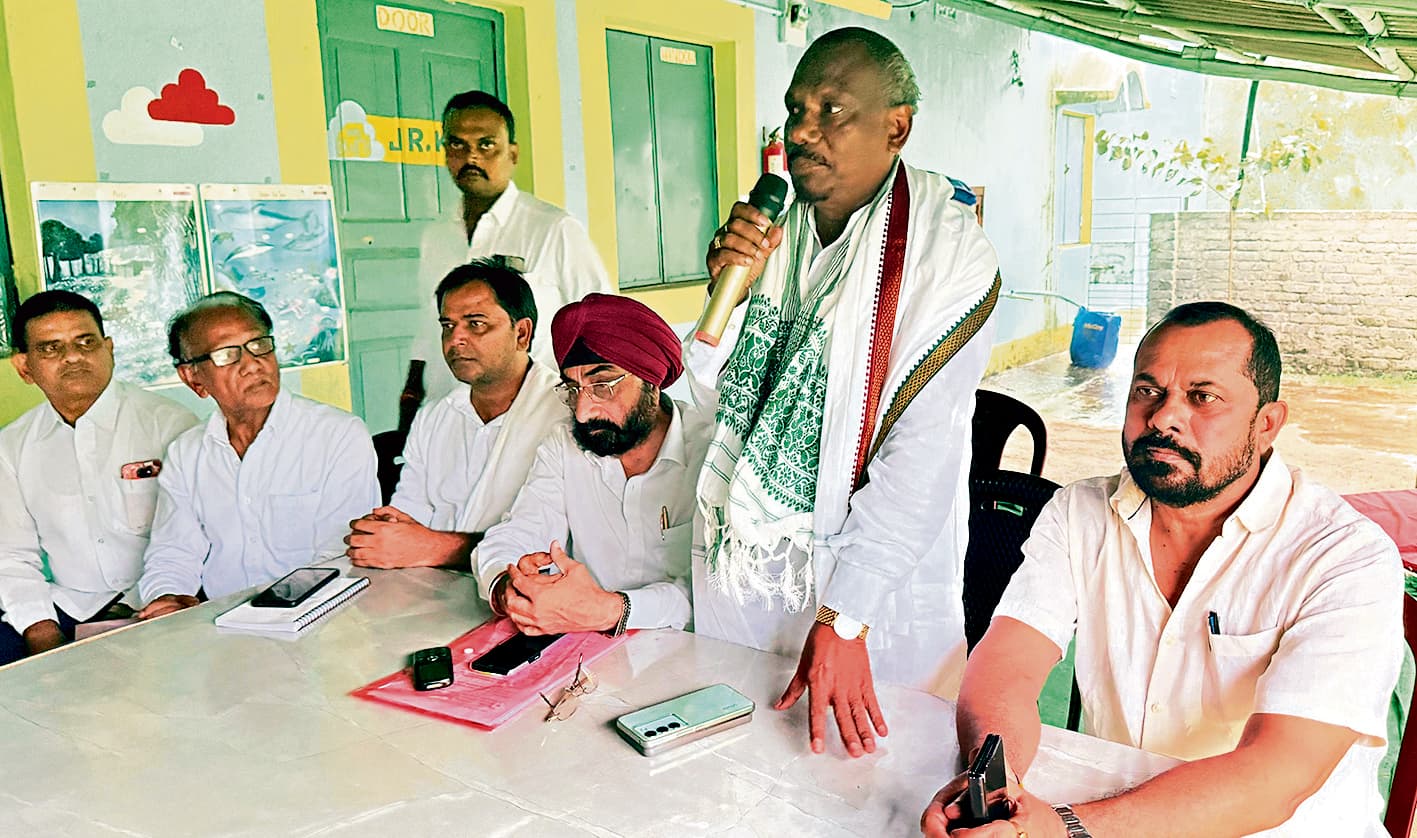 East Singhbhum News : धालभूमगढ़ में कांग्रेस संगठन सृजन अभियान के तहत मंडल अध्यक्षों का सम्मेलन आयोजित