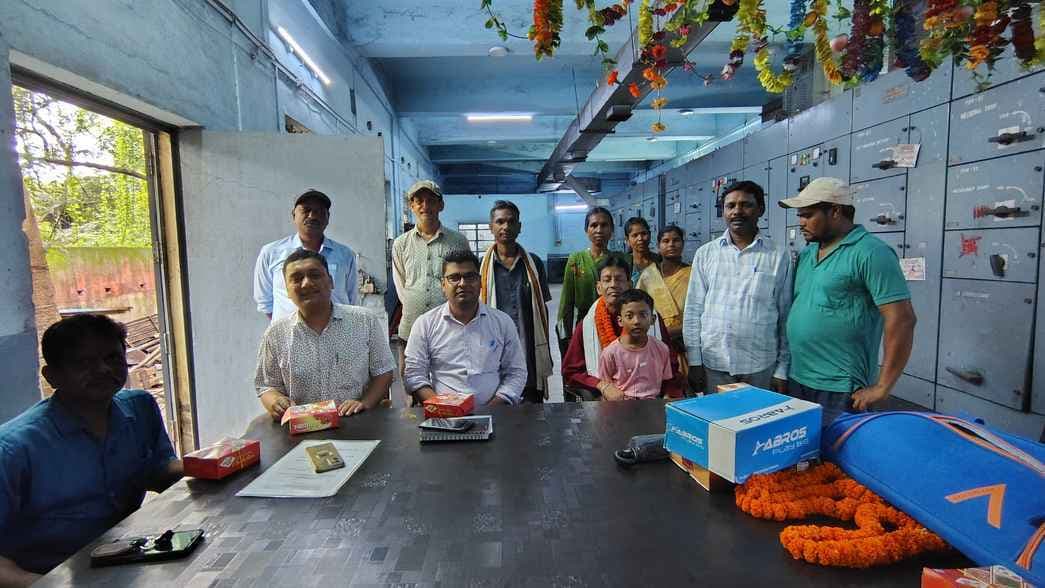 राजमहल कोल परियोजना के कर्मी को दी गयी भावभीनी विदाई