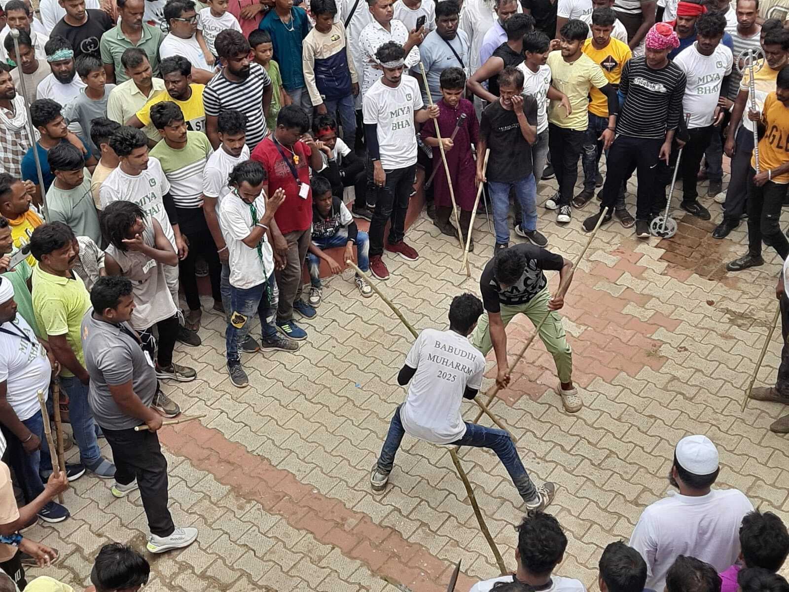 इमाम हुसैन की शहादत को किया याद, दिखाये करतब