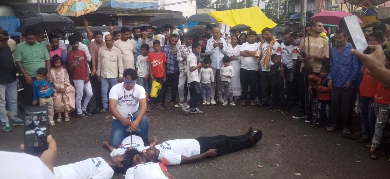 Chaibasa News : इमाम हुसैन के नाम से नियाज फातिहा कर जुलूस का किया गया समापन