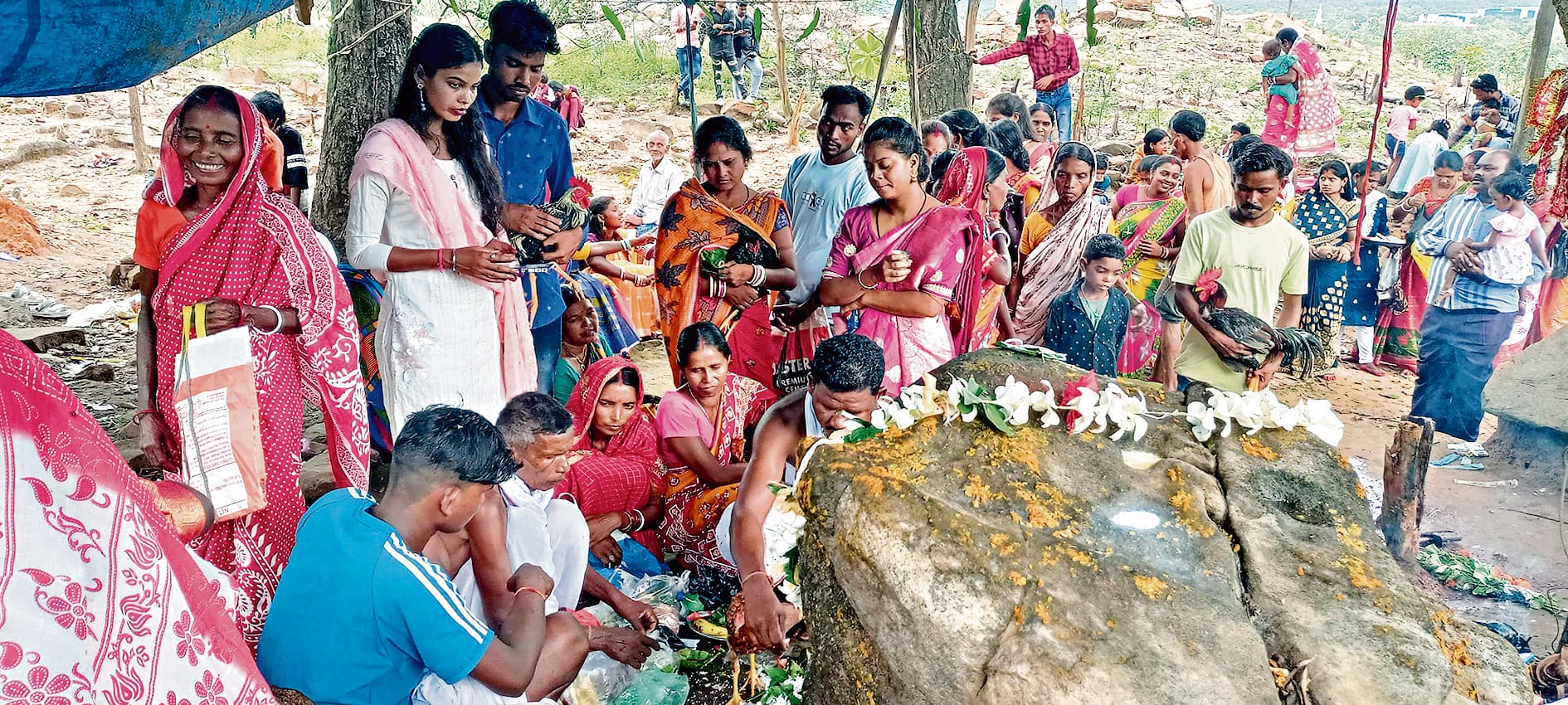 East Singhbhum News : उलदा पहाड़ पर आस्था का सैलाब, ग्रामीणों ने की बारिश और समृद्धि की प्रार्थना