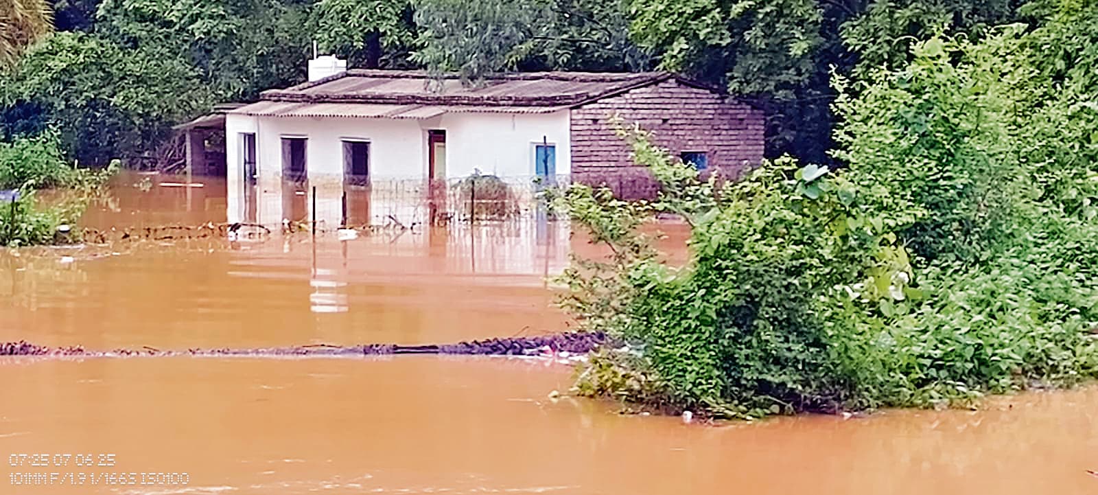 Jharsuguda News: चार घंटे हुई मूसलाधार बारिश से शहर में बाढ़ जैसे हालात, कोलाबारी में कई गांव पानी से घिरे