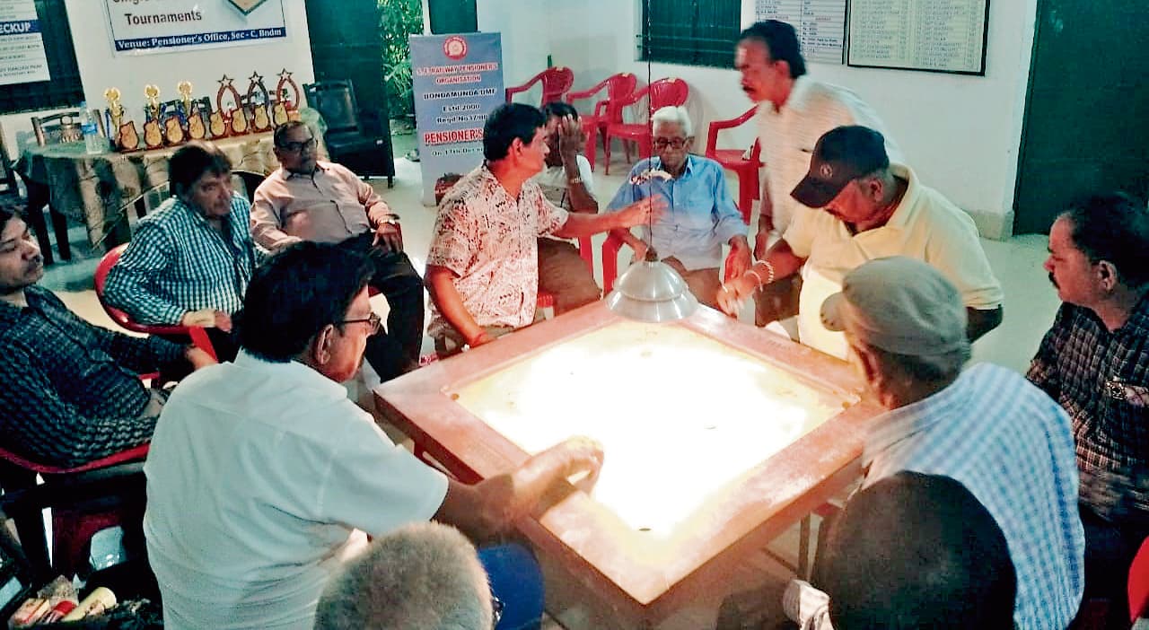 Rourkela News: डबल्स में उज्ज्वल और अरविंद की जोड़ी व सिंगल्स में ए सत्या राव ने जीता कैरम प्रतियोगिता का खिताब