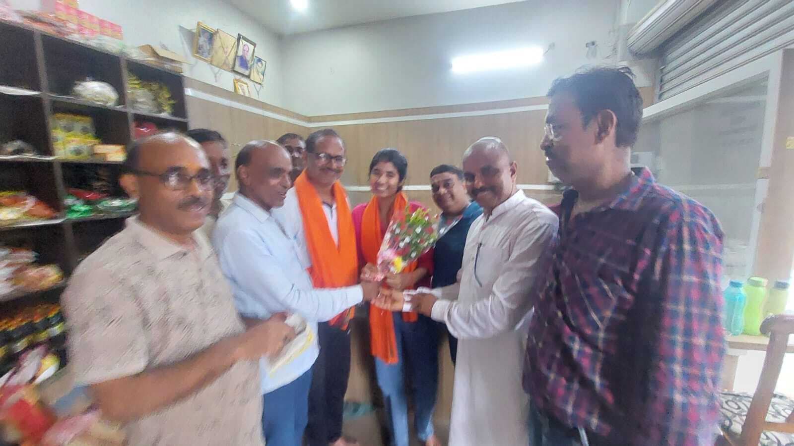 Giridih News :सरिया की रिया अग्रवाल दूसरे प्रयास में बनी चार्टर्ड अकाउंटेंट