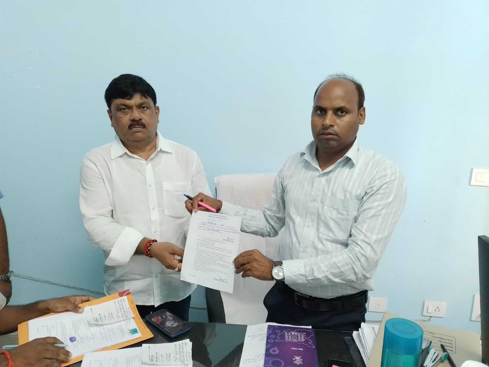 Motihari: पैक्स चुनाव में अंतिम दिन 15 अभ्यर्थियों ने कराया नामांकन