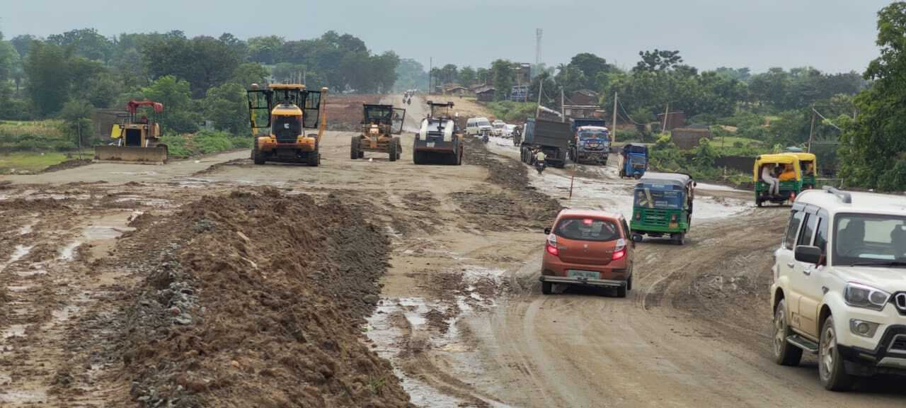 सावन व भादो में कांवरियों को देवघर से बासुकिनाथ तक पैदल चलने में होगी परेशानी