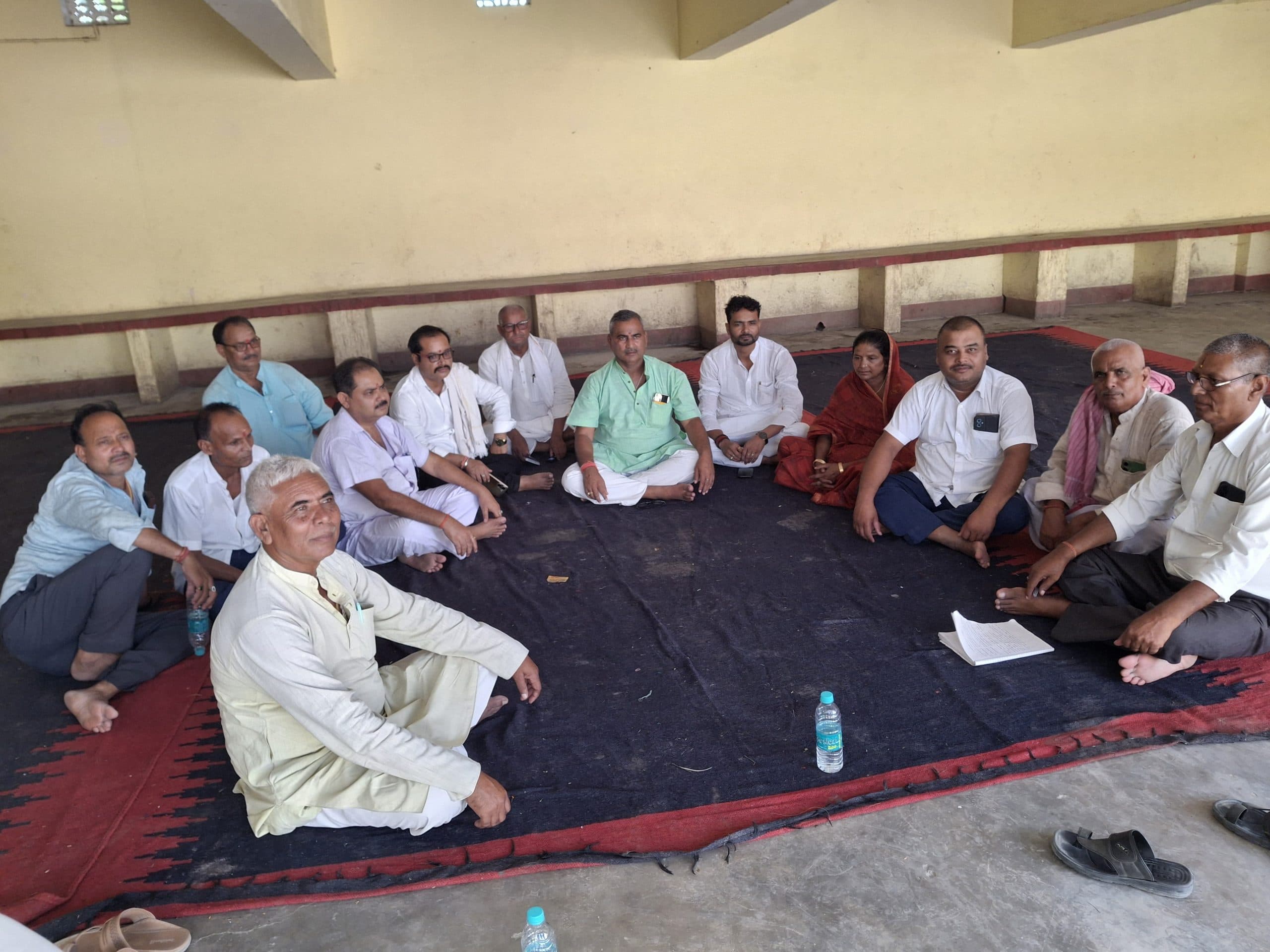 Samastipur News:बैठक में नहीं आये प्रशासनिक  पदाधिकारी, सदस्यों ने जताया रोष