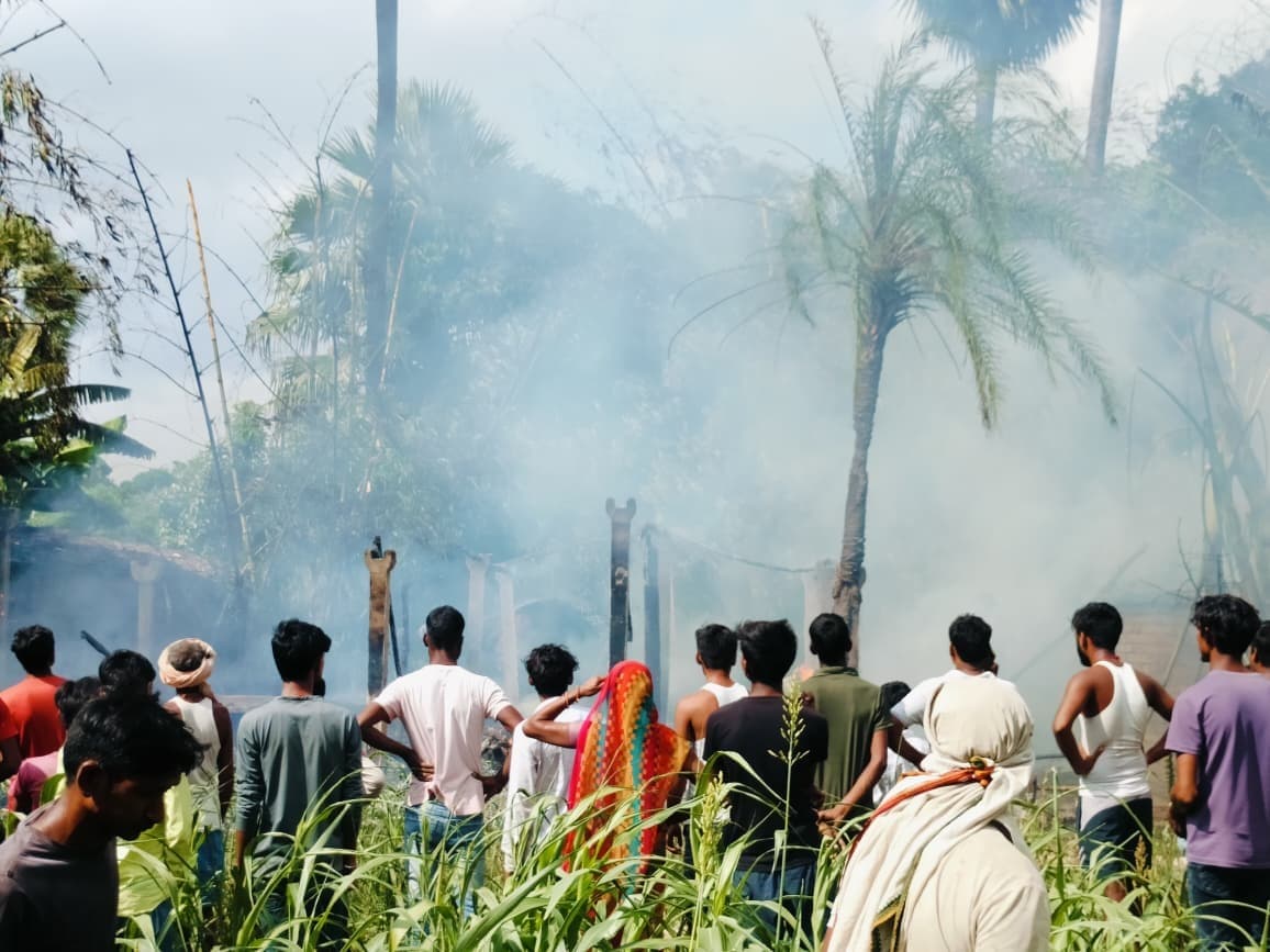 Samastipur News:सरायरंजन के बरबट्टा में आग लगने से चार घर जले