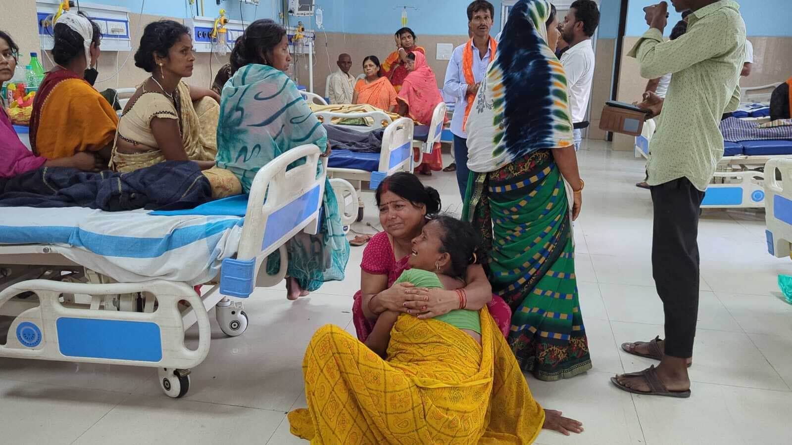 सरकारी स्कूल की छत से गिरकर युवक की मौत