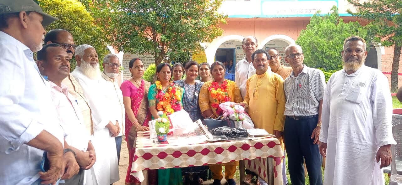 दो शिक्षिकाओं को दी गयी विदाई