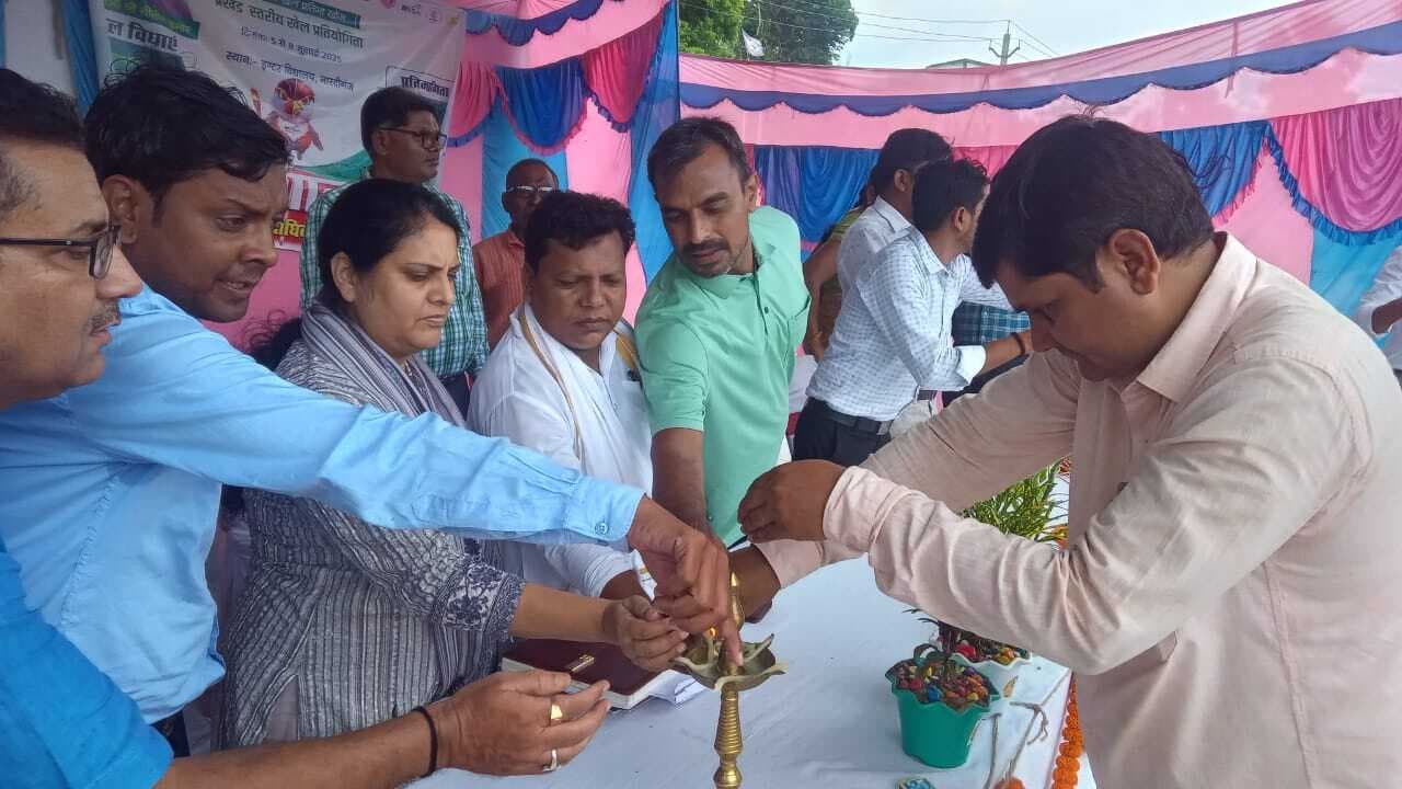 मशाल प्रतियोगिता में छात्र-छात्राओं ने दिखाया कमाल