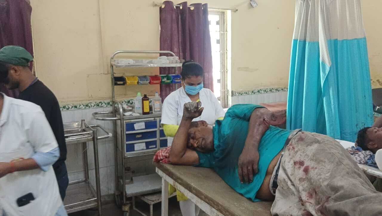 जमीन के विवाद को लेकर दो पक्षों में हुई मारपीट, एक ही परिवार के छह घायल