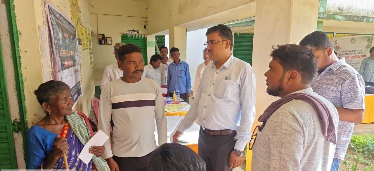 शिविर में 112 लोगों ने दिये आवेदन