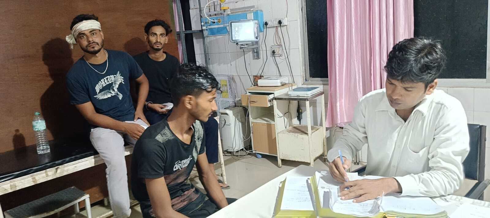 मुहर्रम जुलूस के दौरान दो पक्षों में मारपीट, 10 लोग घायल