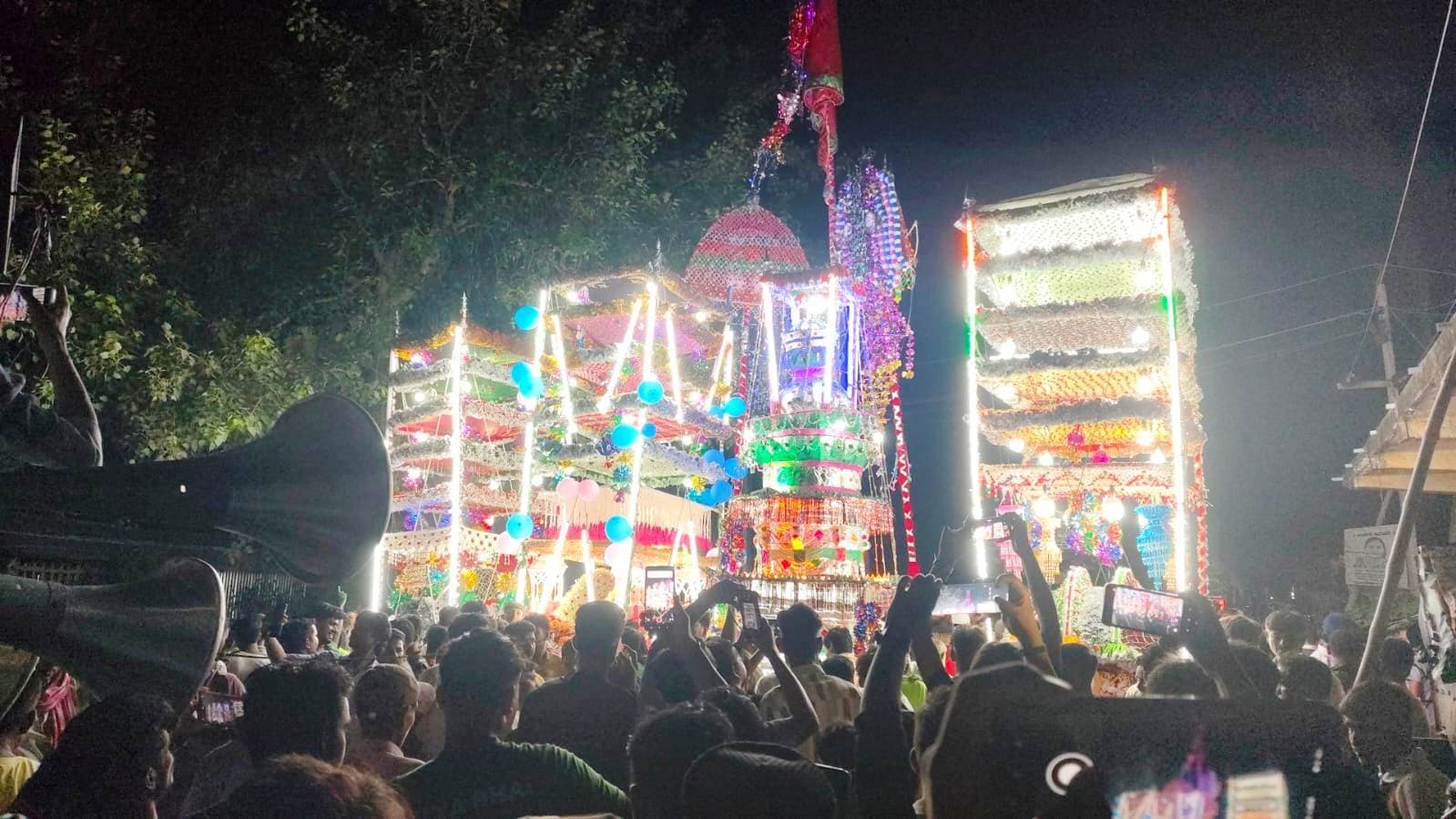 इंडिया गेट, पवित्र मक्का व चांद की झलक के बीच बनी झांकी रही आकर्षण का केंद्र