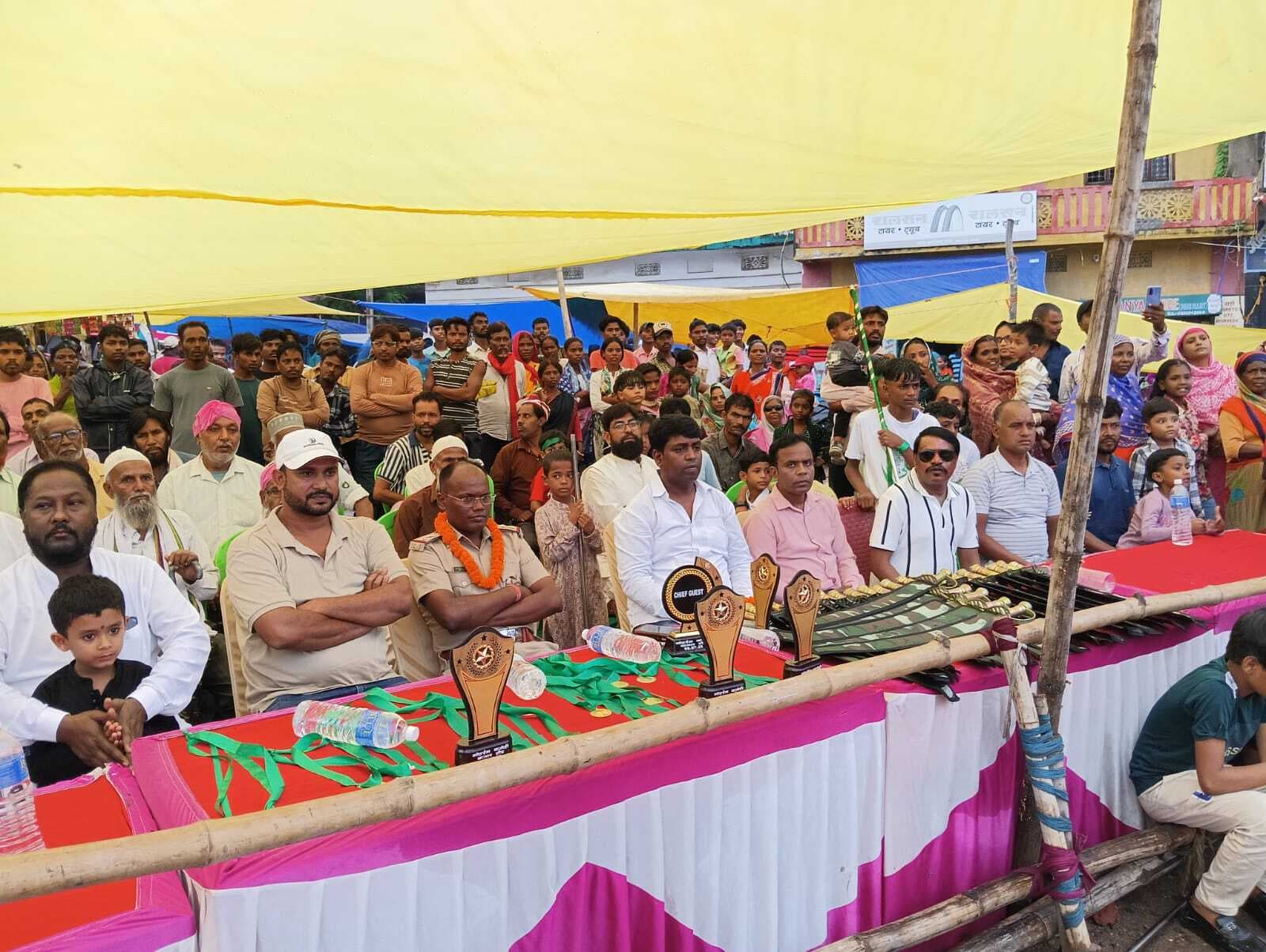 खलारी में मुहर्रम पर अस्त्र-शस्त्र और लाठी खेल का प्रदर्शन