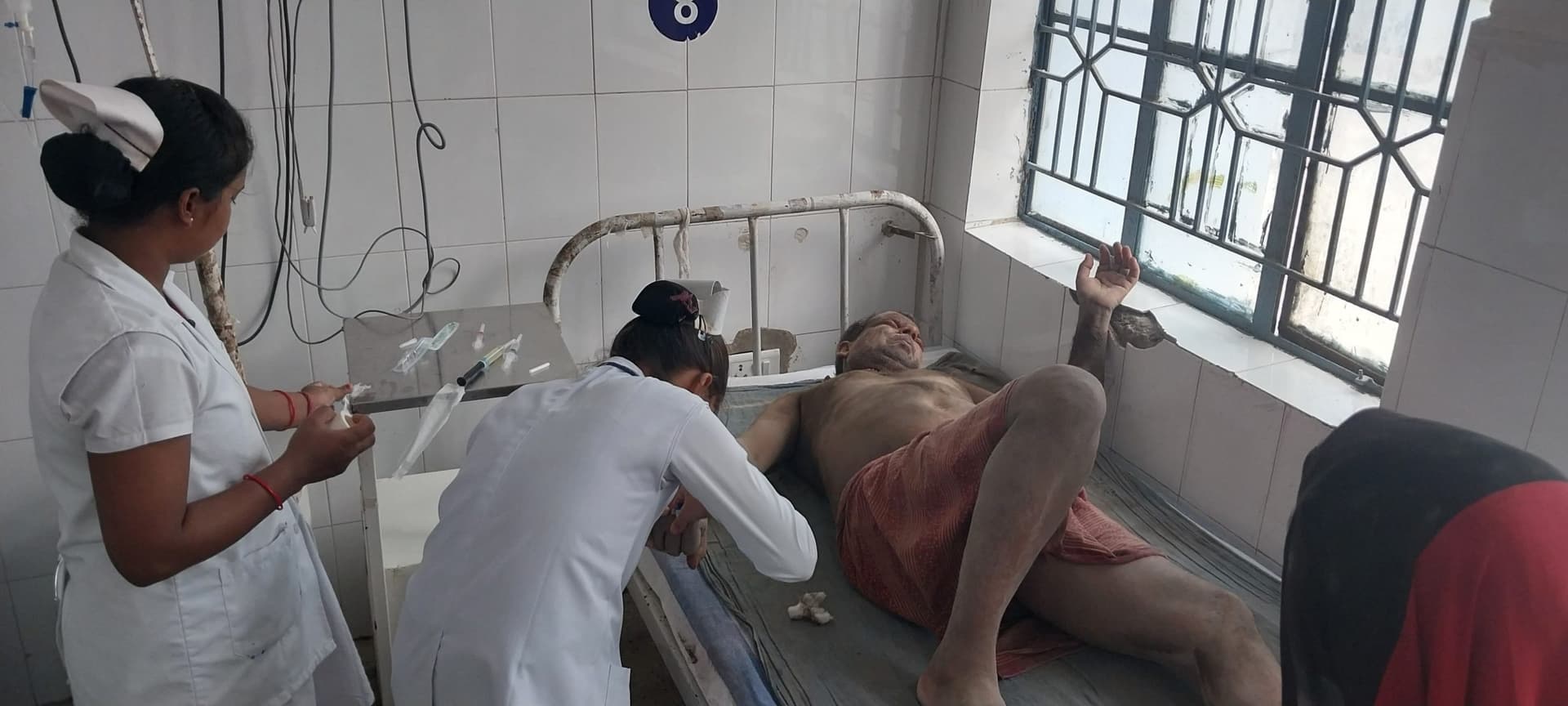 करेंट के चपेट में आया युवक, हालत गंभीर