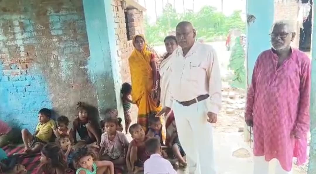 पंचायत समिति सदस्य ने श्रीपाथर आंगनबाड़ी केंद्र का किया निरीक्षण