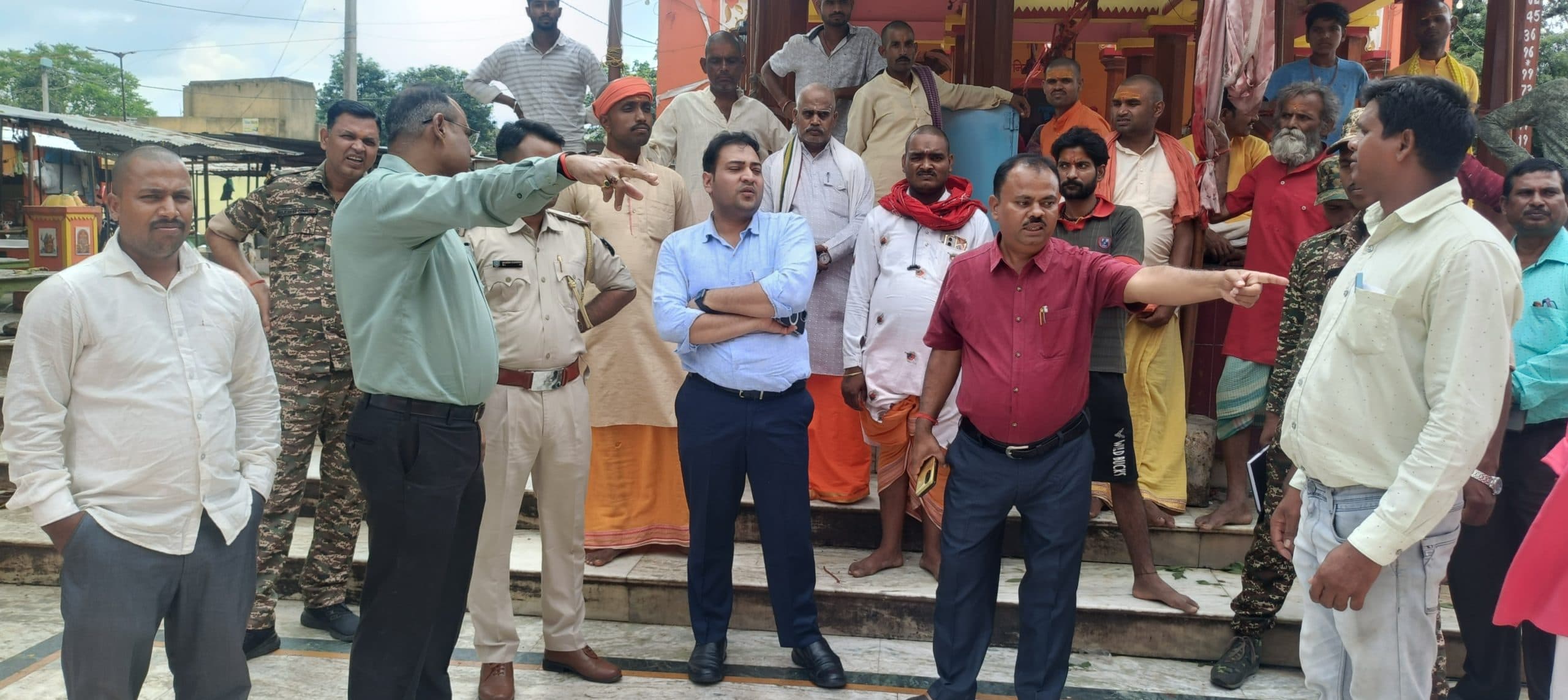 Giridih News :श्रावणी मेले को लेकर अधिकारियों ने किया स्थल का मुआयना