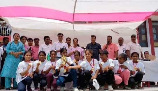 Darbhanga News :कबड्डी बालिका वर्ग में सीआरसी आरएनएम व राजेंद्र प्रसाद बालिका उच्च विद्यालय ने बाजी मारी