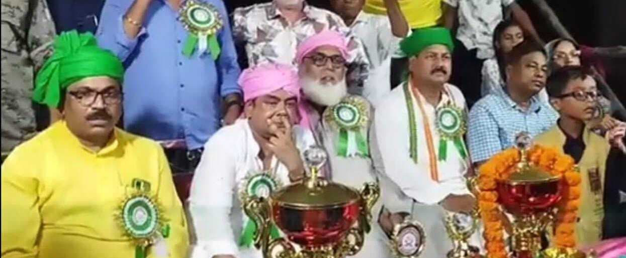 अखाड़े में श्रेष्ठ प्रदर्शन करने वाले खिलाड़ी हुए सम्मानित