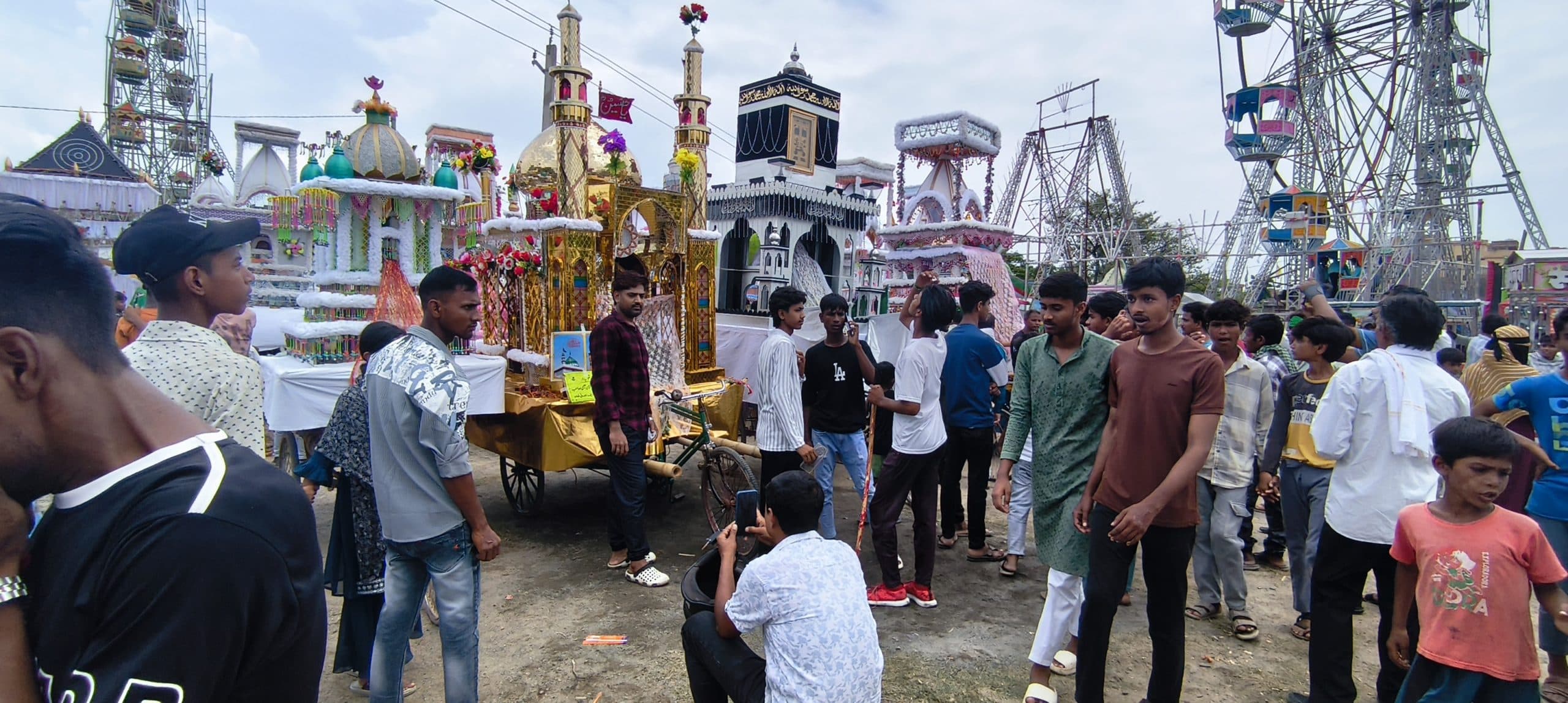 शहर में निकाला गया ताजिया, कर्बला में पहलाम