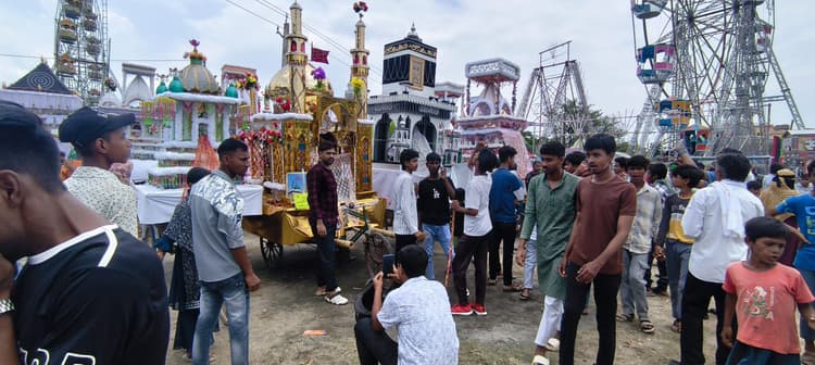 शहर में निकाला गया ताजिया, कर्बला में पहलाम