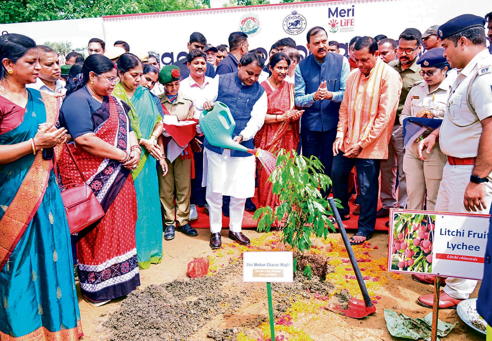Bhubaneswar News: आदिवासियों की आजीविका के लिए वन उत्पादों के 100 प्रसंस्करण केंद्र स्थापित किये जायेंगे : मोहन माझी