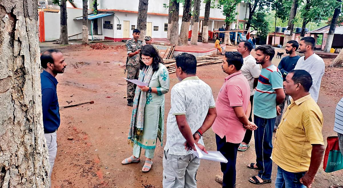 Chaibasa News : महादेवशाल में श्रावणी मेला को लेकर गोइलकेरा प्रखंड सभागार में बैठक