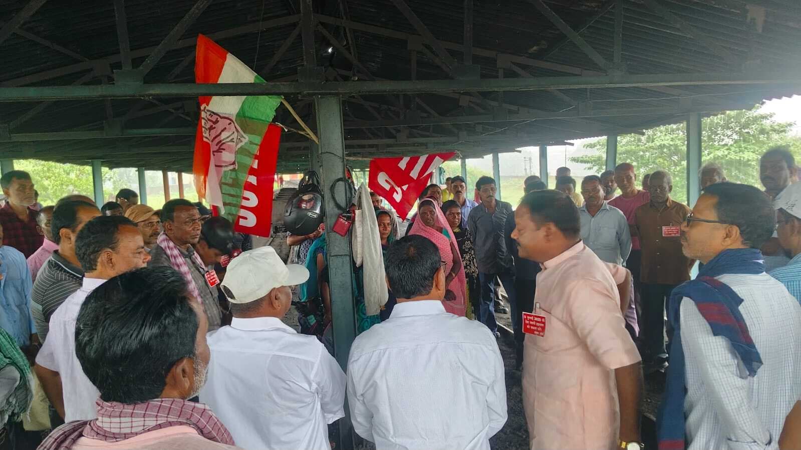 Bokaro News : मजदूरों से हड़ताल में शामिल होने का आह्वान