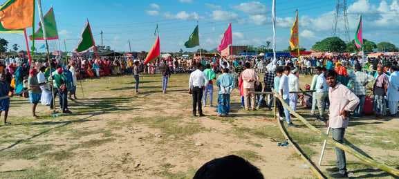 मुहर्रम पर करबला मैदान में दिखा जुलूस का जोश, अखाड़े में हुए आकर्षक करतब