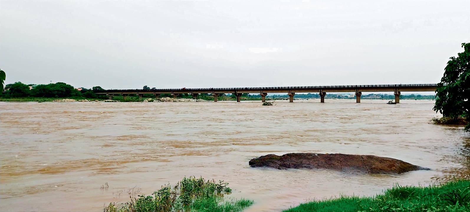 Seraikela Kharsawan News : बारिश से खरकई व संजय नदी का जलस्तर बढ़ा