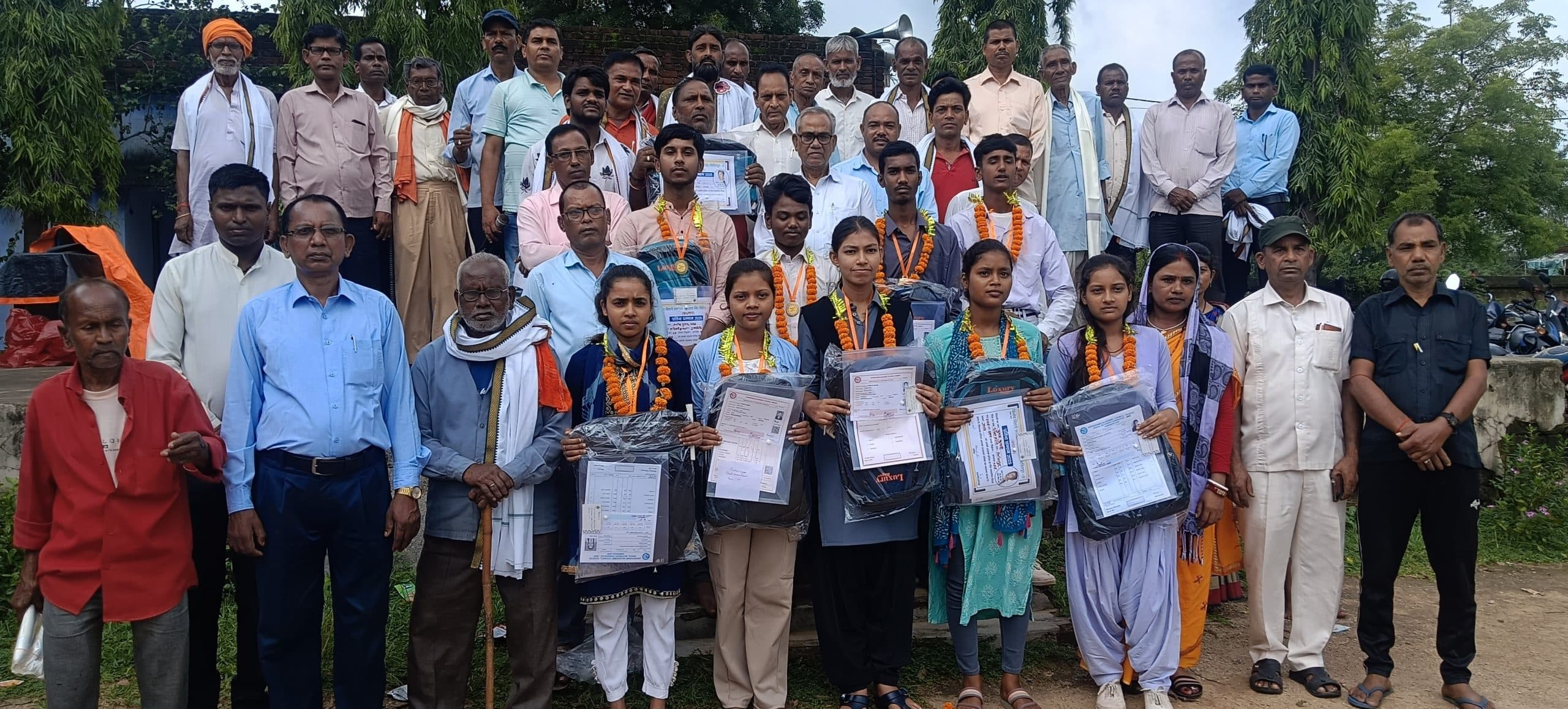 Dhanbad News: बीबीएम उवि निचितपुर में प्रतिभा सम्मान समारोह