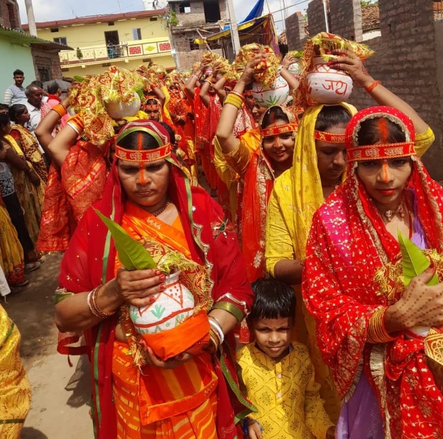 एरुर गांव में कलश यात्रा के साथ हनुमान प्राणप्रतिष्ठा प्रारंभ