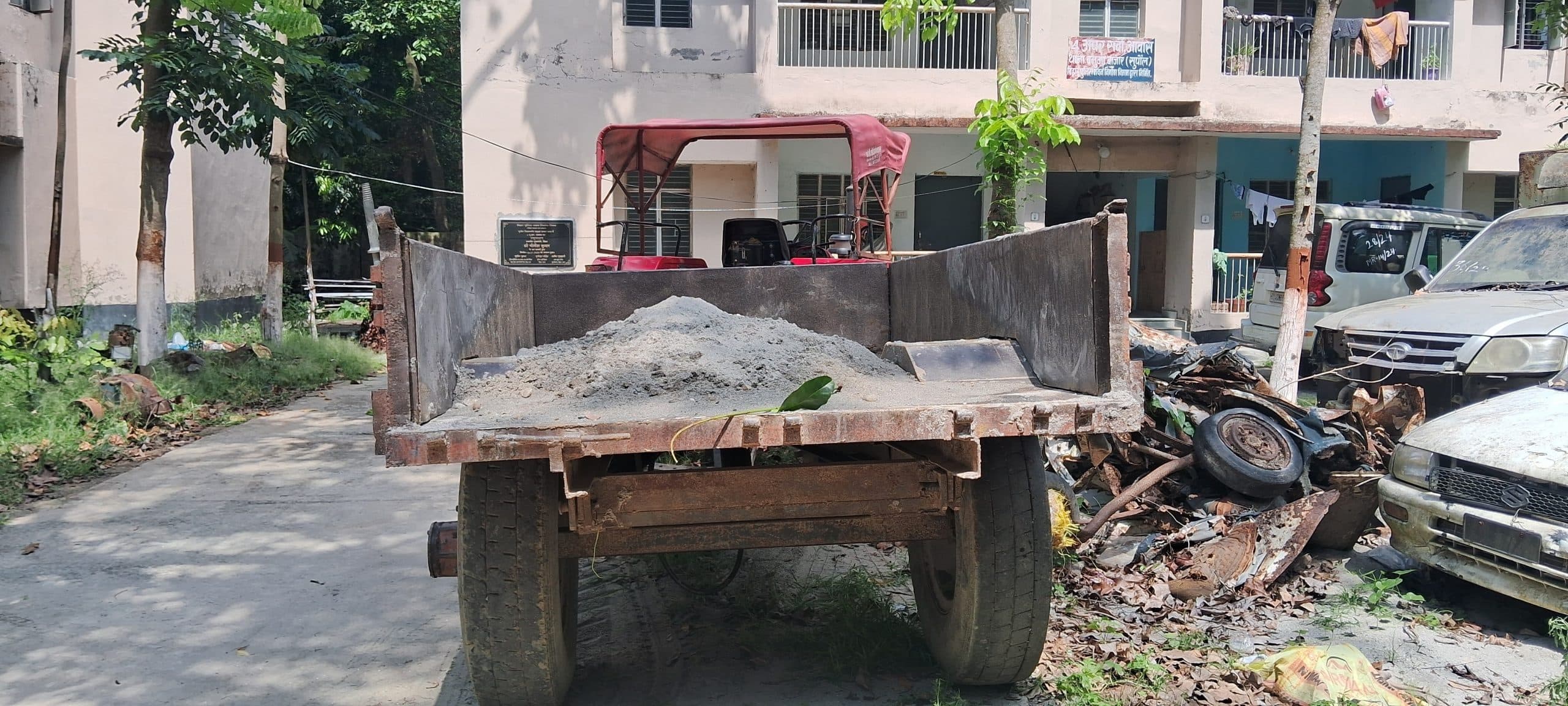 बालू माफियाओं ने खनन विभाग की टीम पर किया हमला