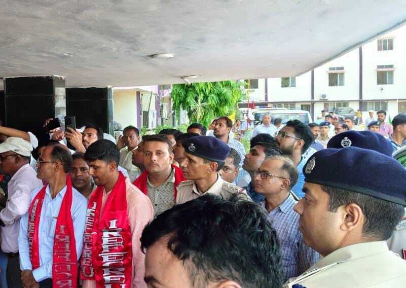 Samastipur News:एम्पलाइज यूनियन ने रेलमंत्री को सौपा मांगों का ज्ञापन