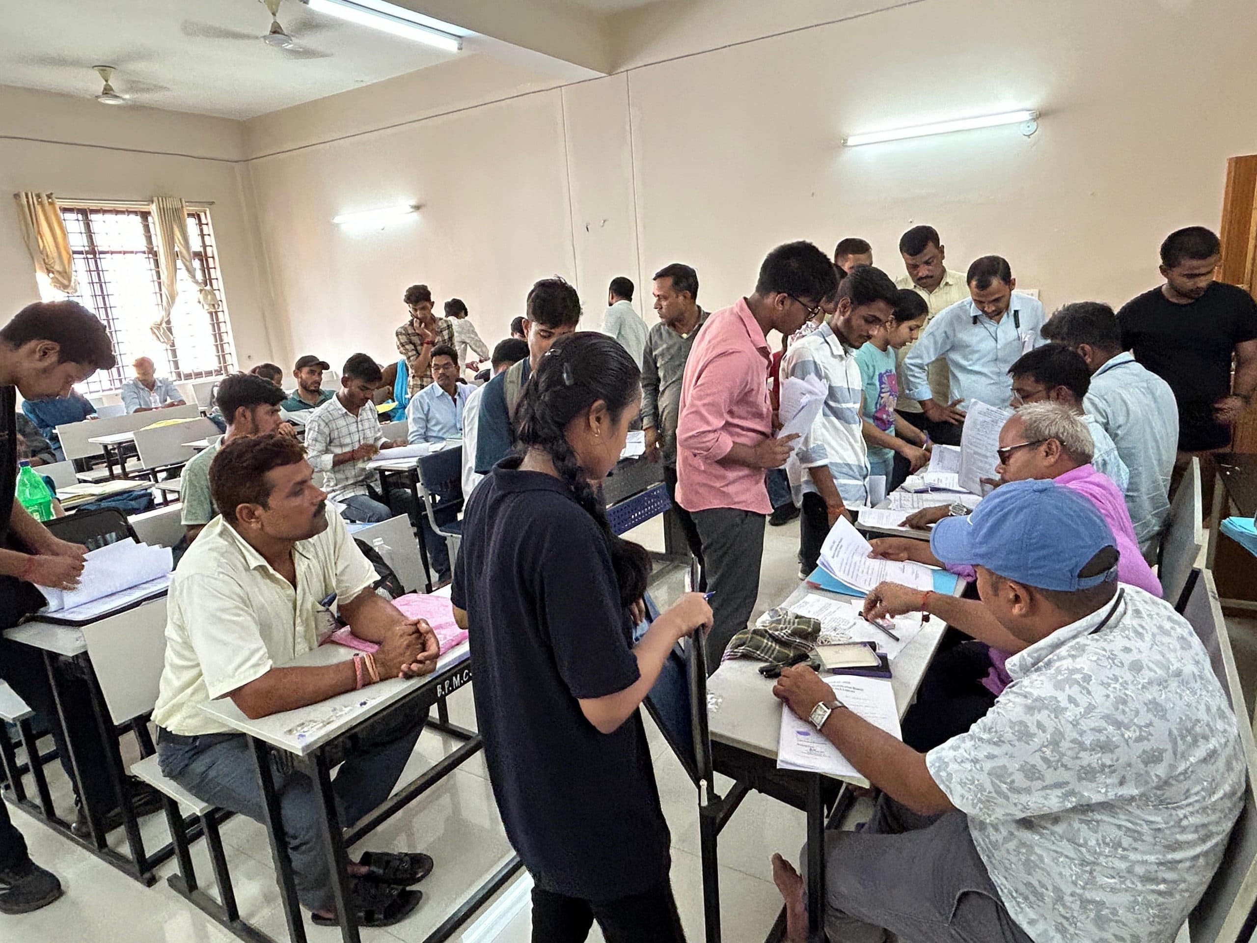 इंजीनियरिंग कॉलेज में तीन दिवसीय नामांकन प्रक्रिया में 214 छात्रों ने की रिपोर्टिंग, 93 ने लिया प्रवेश