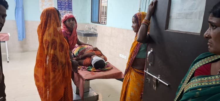 बाइक की ठाेकर से वृद्धा घायल, सदर अस्पताल रेफर