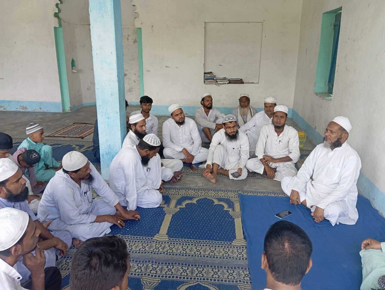 मतदाता जागरूकता को लेकर इमामों व युवाओं की बैठक