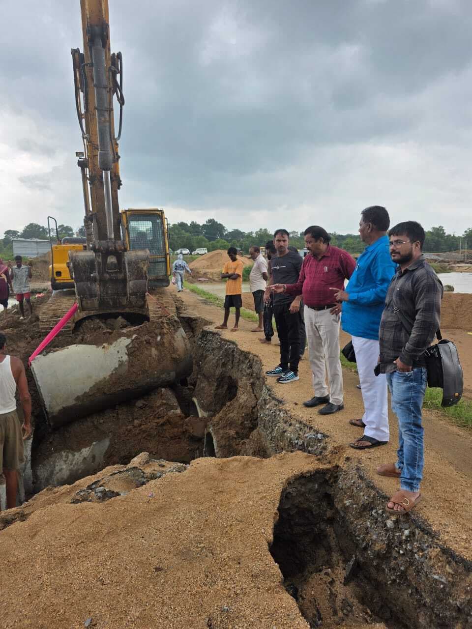 इस बरसात में दूसरी बार बहा डोड़मा गोविंदपुर पथ का डायवर्सन