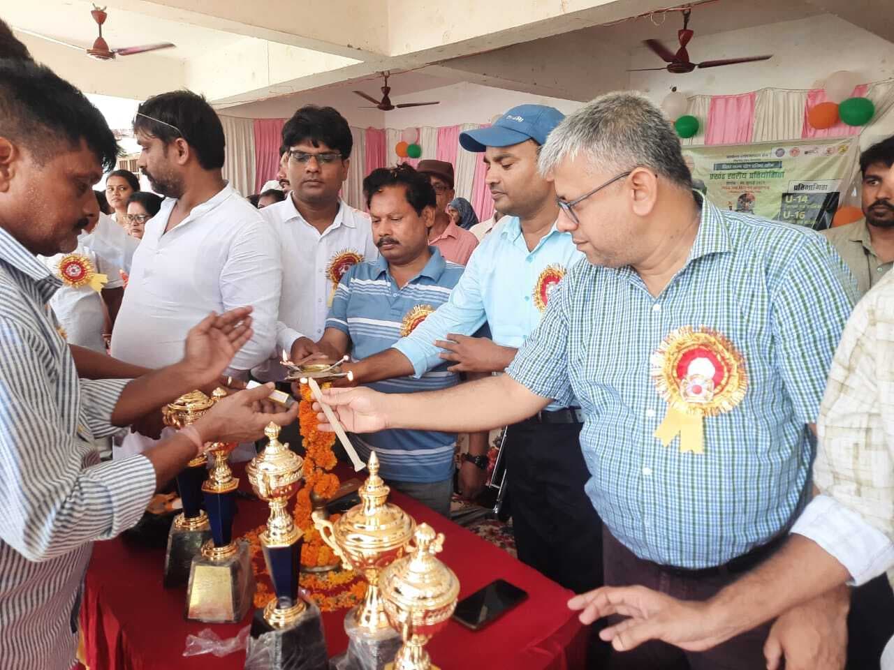 मशाल उत्सव में 21 संकुलों के छात्राें ने दिखाया दमखम