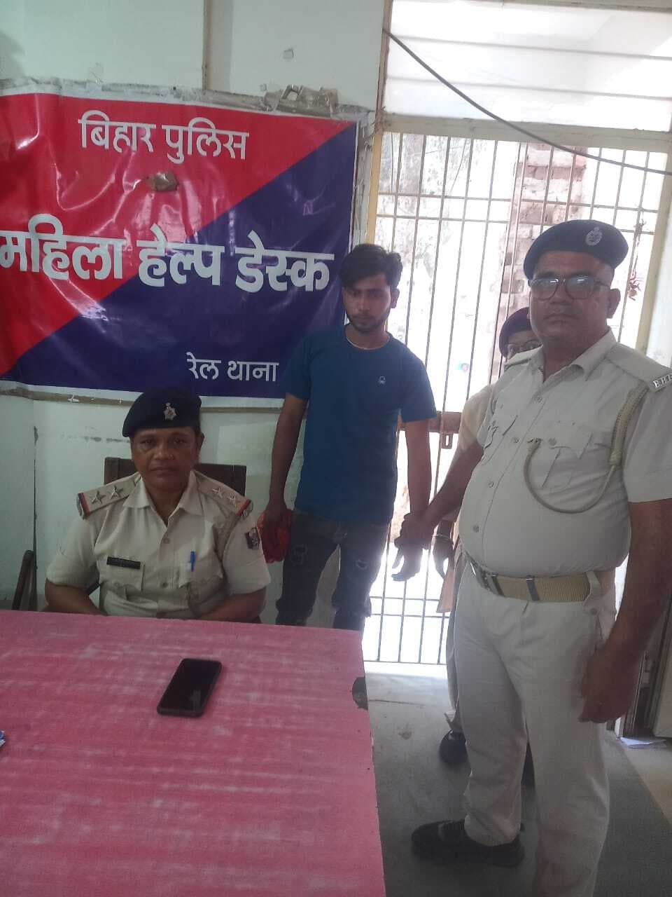 चोरी के मोबाइल के साथ टिकारी का युवक गिरफ्तार