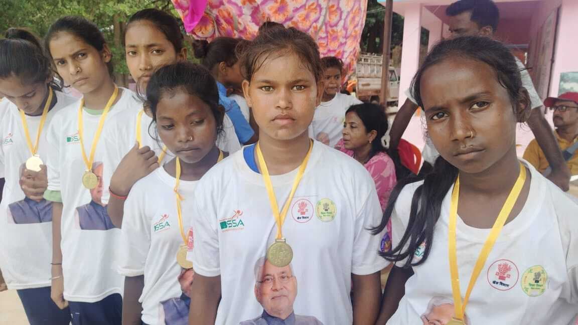 कबड्डी में सीआरसी जितौरा की बालिका व जमुआंव की बालक टीम विजेता