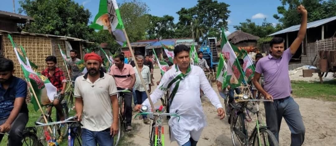 नवाबगंज में जदयू ने निकाली साइकिल रैली, वोटरों को किया जागरूक