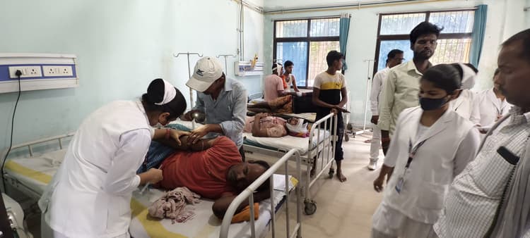 जमीन विवाद में मारपीट, 18 लोग जख्मी, एक महिला समेत आधा दर्जन लोगों का फटा सिर