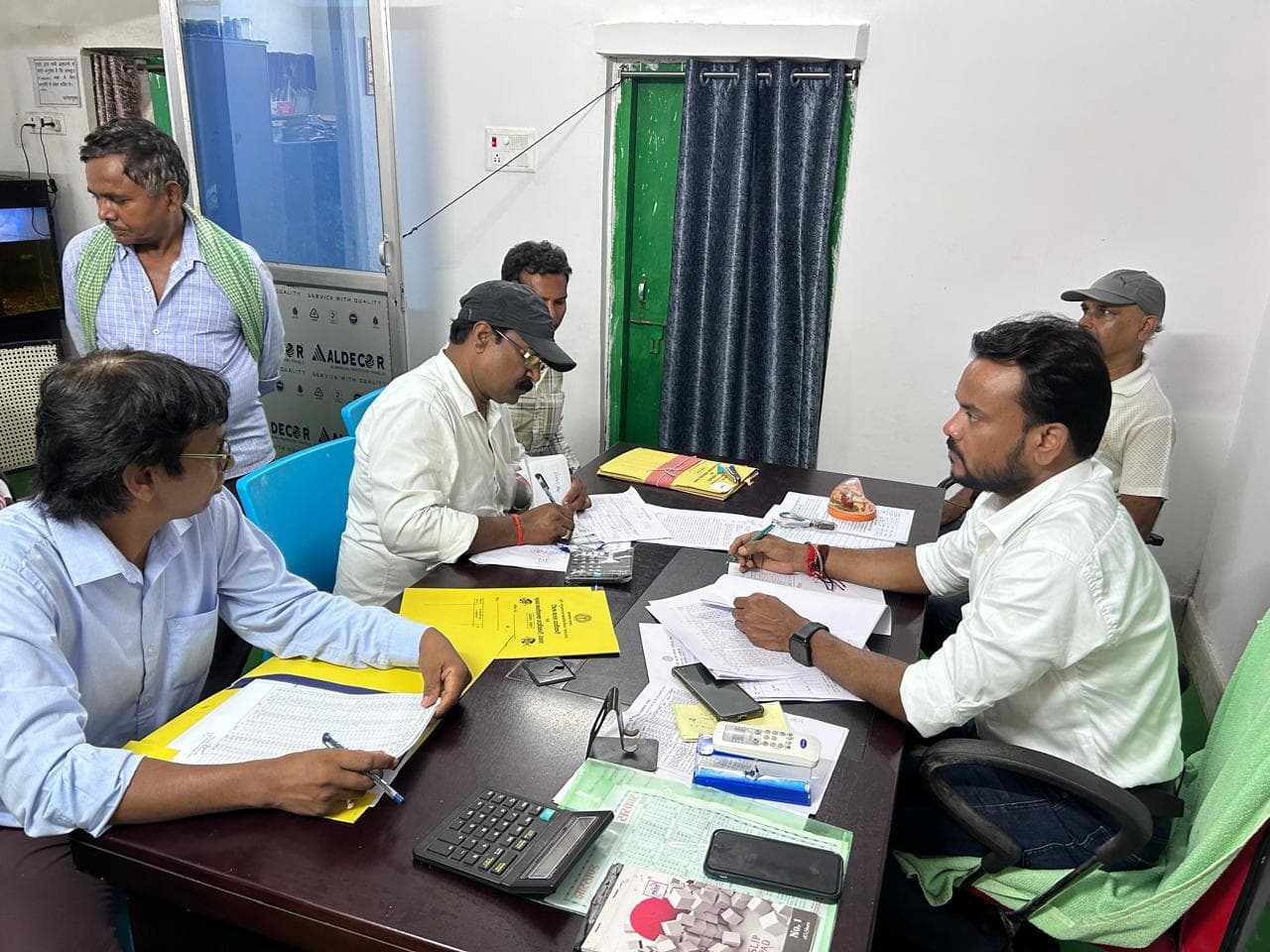 Deoghar news : तालाबों की बंदोबस्ती से विभाग को हुई 3.10 लाख की आमदनी