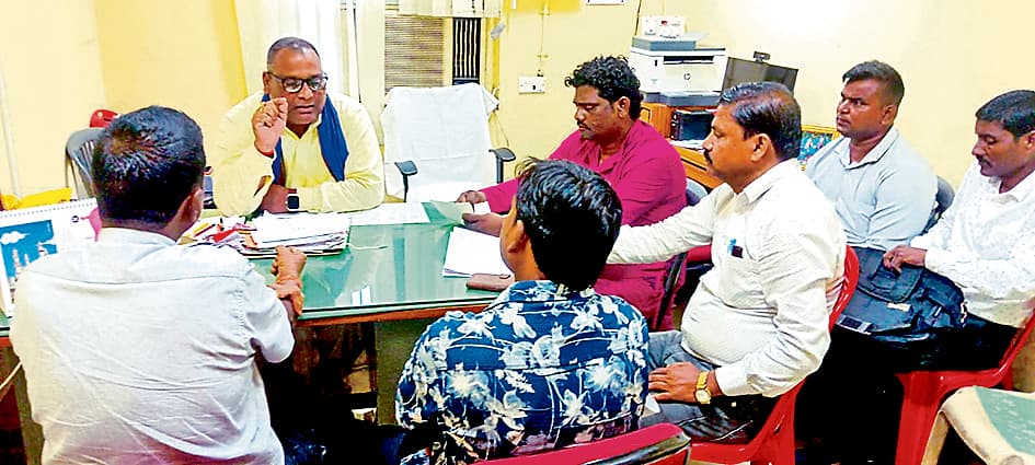 डीवीसी बस्ती के बेघरों को दिलायेंगे पुनर्वास, चेयरमैन ने दिया भरोसा