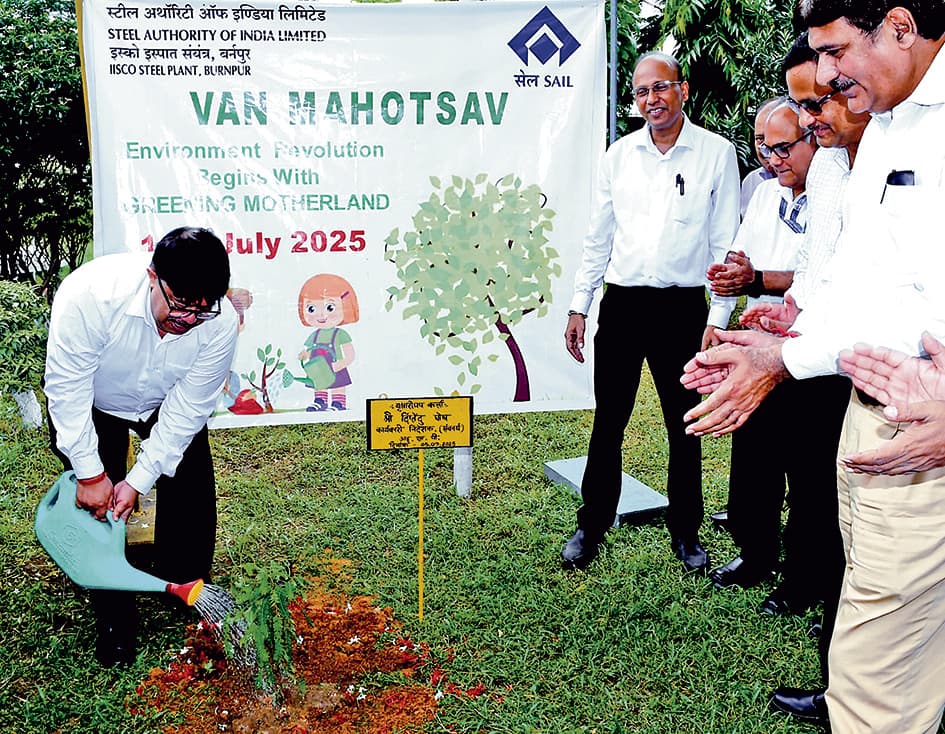 सेल-आइएसपी में वन महोत्सव के तहत हुआ पौधरोपण
