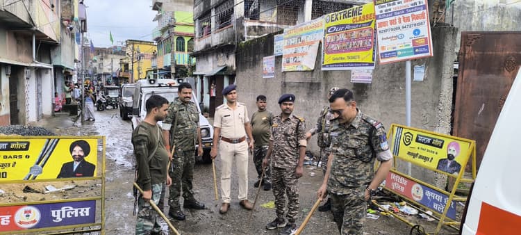 Giridih News : मछली मुहल्ला में दो पक्षों के बीच झड़प, तनाव